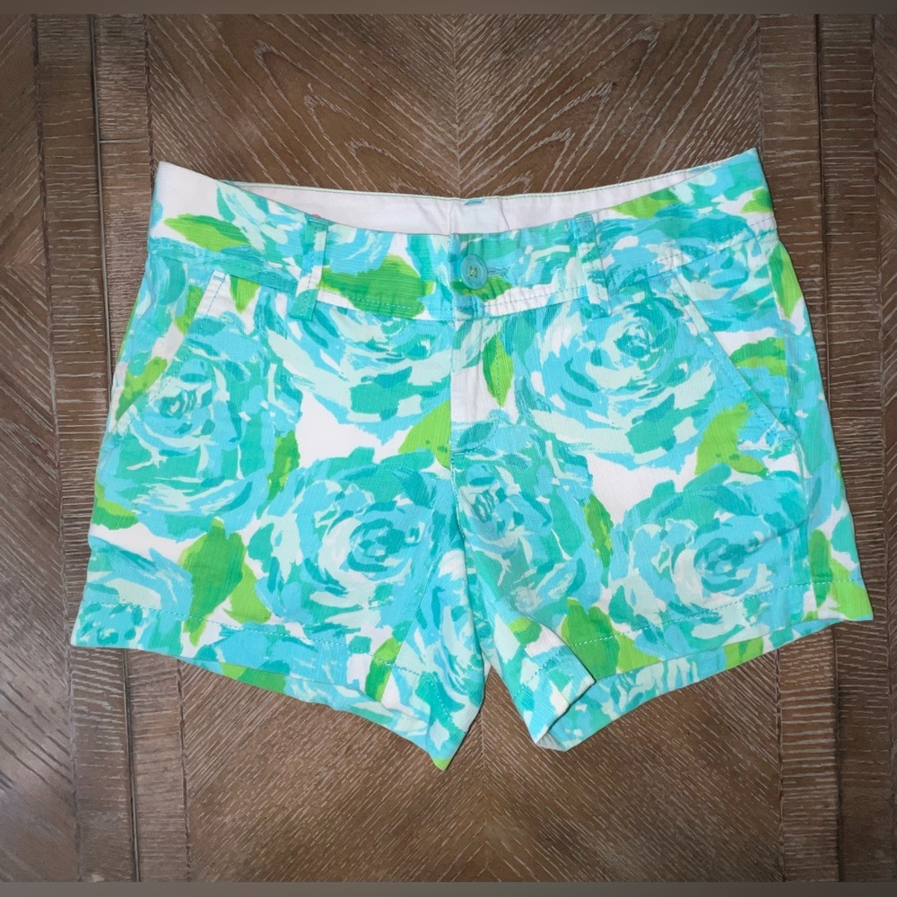 Lilly Pulitzer “Callahan Shorts” Blue & Green floral Print. Size 0